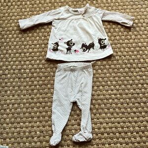 H&M fun holiday top and footed bottom set. Size 2-4 months